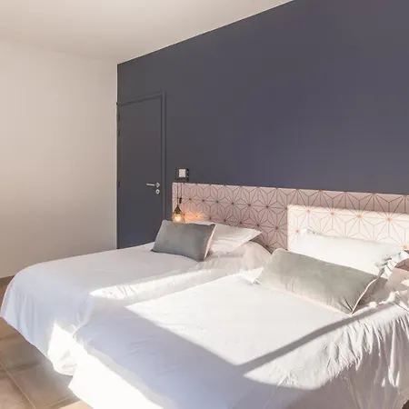 Côté Jardin Avec Jacuzzi Privatif Et Parking Privé